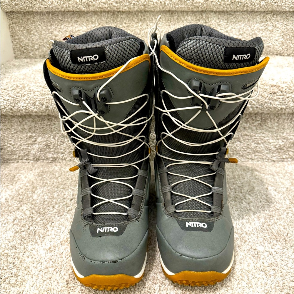 Nitro men’s snowboarding boots
